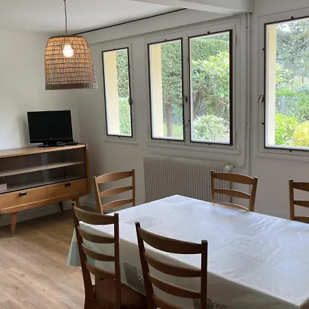 Casa de Férias Maison Le Varaville, 6 Pieces, 10 Personnes - Fr-1-487-261 *